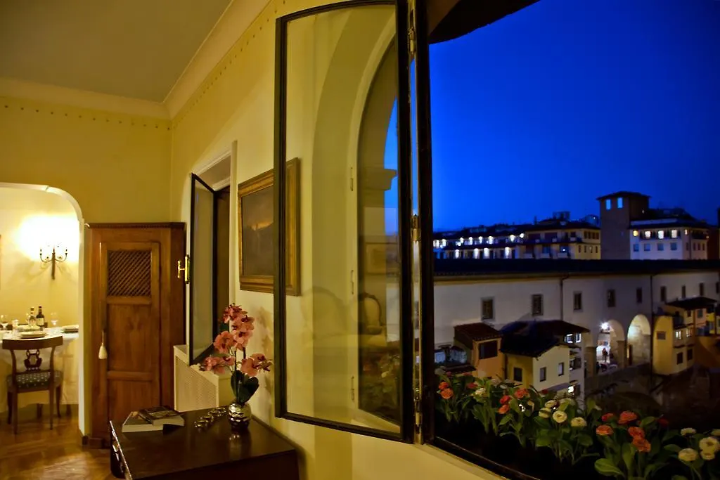 Ponte Vecchio Amazing View Apartment Florence
