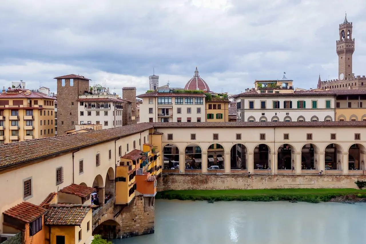 Ponte Vecchio Amazing View Apartment Florence
